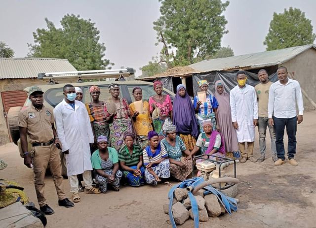 Women's cooperative members at DAKIMO's Boifo raw-material workshop in northern Benin